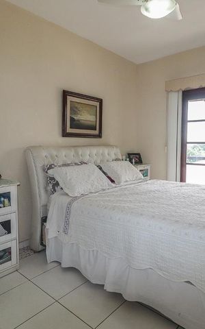 Casa de condomínio à venda com 800m², 5 quartos e 4 vagas Casa de condomínio à venda com 800m², 5 quartos e 4 vagasQuarto 3 - Suíte