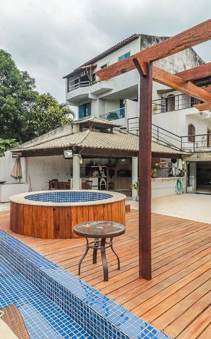 Casa de condomínio à venda com 800m², 5 quartos e 4 vagas Casa de condomínio à venda com 800m², 5 quartos e 4 vagasHidro com Deck Molhado