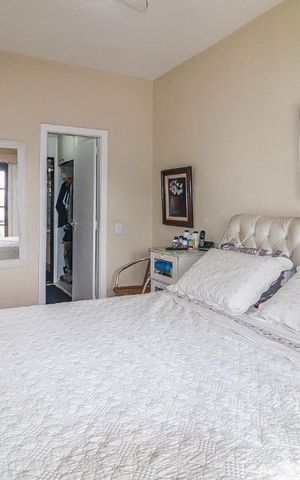 Casa de condomínio à venda com 800m², 5 quartos e 4 vagas Casa de condomínio à venda com 800m², 5 quartos e 4 vagasQuarto 3 - Suíte
