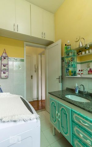 Apartamento à venda com 78m², 2 quartos e sem vaga Apartamento à venda com 78m², 2 quartos e sem vagaBanheiro
