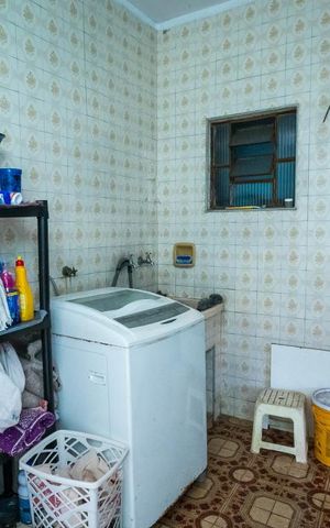 Casa à venda com 184m², 3 quartos e 4 vagas Casa à venda com 184m², 3 quartos e 4 vagasÁrea de Serviço