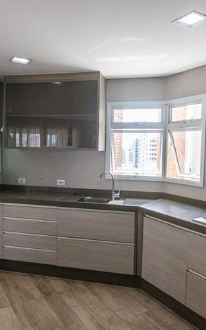 Apartamento à venda com 103m², 3 quartos e 3 vagas Apartamento à venda com 103m², 3 quartos e 3 vagasCozinha