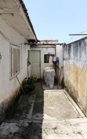 Casa à venda com 215m², 3 quartos e 4 vagas Casa à venda com 215m², 3 quartos e 4 vagasQuintal