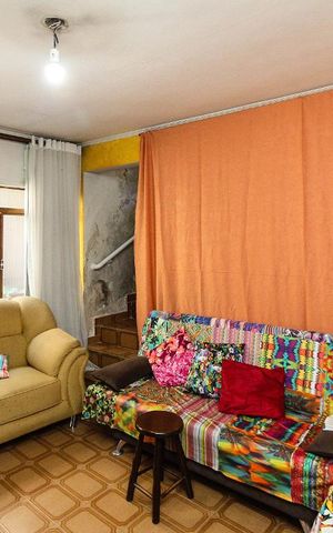 Casa à venda com 215m², 3 quartos e 4 vagas Casa à venda com 215m², 3 quartos e 4 vagasSala