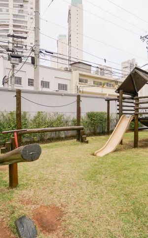 Apartamento à venda com 120m², 3 quartos e 2 vagas Apartamento à venda com 120m², 3 quartos e 2 vagasÁrea Comum - Playground