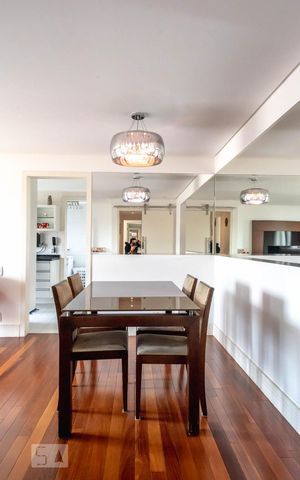 Apartamento à venda com 120m², 3 quartos e 2 vagas Apartamento à venda com 120m², 3 quartos e 2 vagasSala