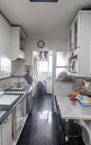 Apartamento à venda com 108m², 3 quartos e 2 vagas Apartamento à venda com 108m², 3 quartos e 2 vagasCozinha