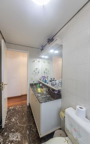 Apartamento à venda com 108m², 3 quartos e 2 vagas Apartamento à venda com 108m², 3 quartos e 2 vagasBanheiro Social