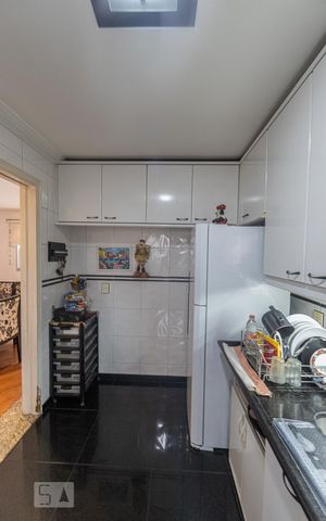 Apartamento à venda com 108m², 3 quartos e 2 vagas Apartamento à venda com 108m², 3 quartos e 2 vagasCozinha