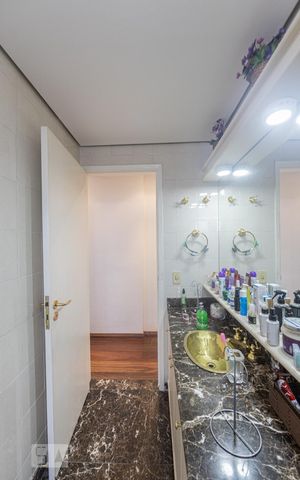 Apartamento à venda com 108m², 3 quartos e 2 vagas Apartamento à venda com 108m², 3 quartos e 2 vagasBanheiro Social
