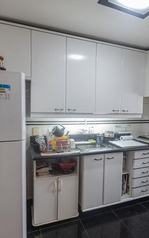 Apartamento à venda com 108m², 3 quartos e 2 vagas Apartamento à venda com 108m², 3 quartos e 2 vagasCozinha