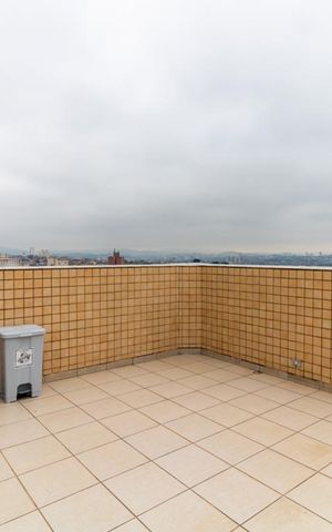 Apartamento à venda com 160m², 2 quartos e 2 vagas Apartamento à venda com 160m², 2 quartos e 2 vagasTerraço