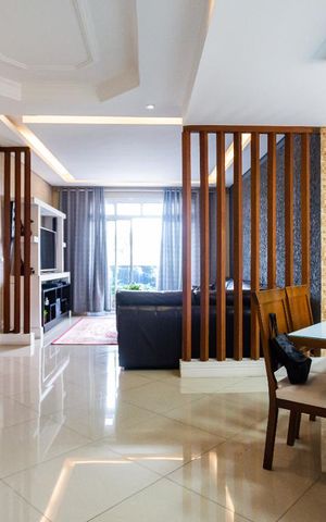 Casa à venda com 320m², 4 quartos e 4 vagas Casa à venda com 320m², 4 quartos e 4 vagasSala de Jantar