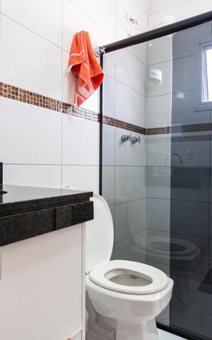 Casa à venda com 320m², 4 quartos e 4 vagas Casa à venda com 320m², 4 quartos e 4 vagasBanheiro da Suite 3