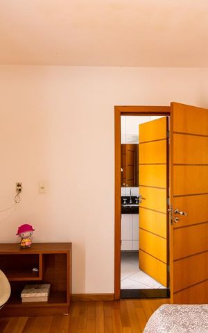 Casa à venda com 320m², 4 quartos e 4 vagas Casa à venda com 320m², 4 quartos e 4 vagasSuite 2