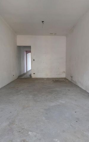 Casa à venda com 240m², 3 quartos e 6 vagasSala