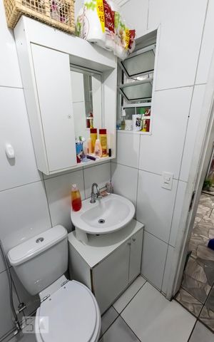 Casa à venda com 100m², 2 quartos e sem vaga1o. Andar - Banheiro de serviço