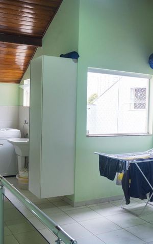 Casa à venda com 137m², 3 quartos e 2 vagas Casa à venda com 137m², 3 quartos e 2 vagasLavanderia