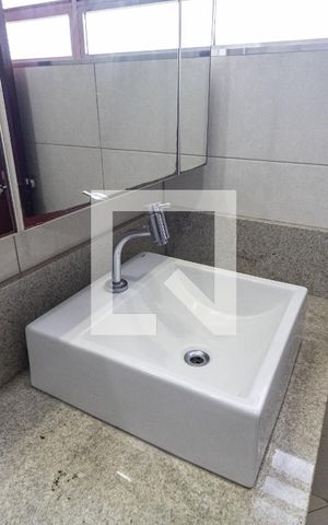 Casa à venda com 200m², 3 quartos e 3 vagas Casa à venda com 200m², 3 quartos e 3 vagasBanheiro da Suíte