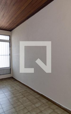 Casa à venda com 200m², 3 quartos e 3 vagas Casa à venda com 200m², 3 quartos e 3 vagasÁrea Livre da Suíte