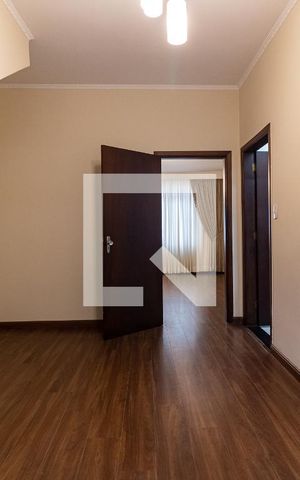 Casa à venda com 200m², 3 quartos e 3 vagas Casa à venda com 200m², 3 quartos e 3 vagasSala de Jantar