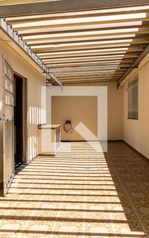 Casa à venda com 200m², 3 quartos e 3 vagas Casa à venda com 200m², 3 quartos e 3 vagasQuintal