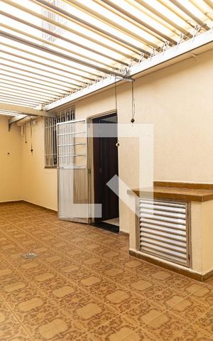 Casa à venda com 200m², 3 quartos e 3 vagas Casa à venda com 200m², 3 quartos e 3 vagasQuintal