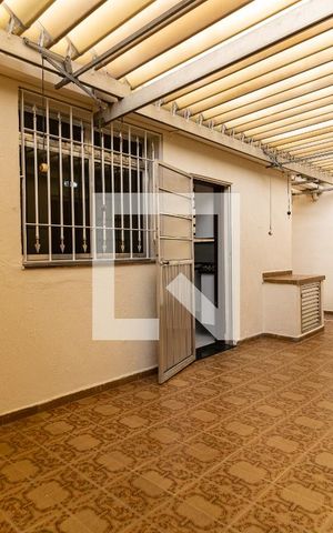 Casa à venda com 200m², 3 quartos e 3 vagas Casa à venda com 200m², 3 quartos e 3 vagasQuintal
