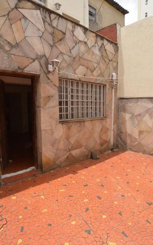 Casa à venda com 320m², 3 quartos e 2 vagasQuintal