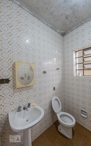 Casa à venda com 184m², 3 quartos e 3 vagas Casa à venda com 184m², 3 quartos e 3 vagasBanheiro Social