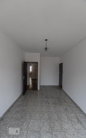 Casa à venda com 184m², 3 quartos e 3 vagas Casa à venda com 184m², 3 quartos e 3 vagasSala