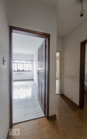 Casa à venda com 184m², 3 quartos e 3 vagas Casa à venda com 184m², 3 quartos e 3 vagasCorredor