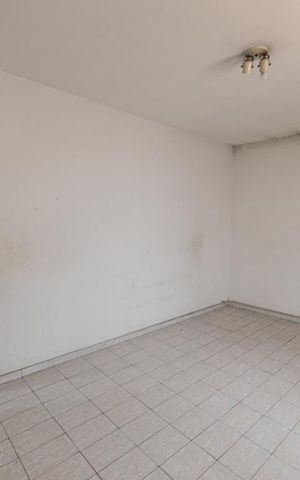 Casa à venda com 184m², 3 quartos e 3 vagas Casa à venda com 184m², 3 quartos e 3 vagasQuarto 3