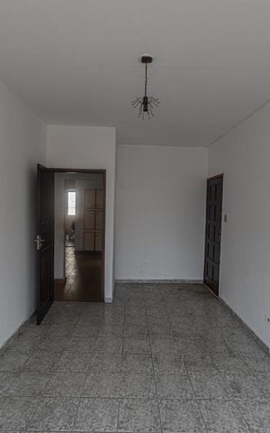 Casa à venda com 184m², 3 quartos e 3 vagas Casa à venda com 184m², 3 quartos e 3 vagasSala