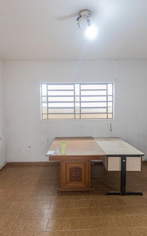 Casa à venda com 184m², 3 quartos e 3 vagas Casa à venda com 184m², 3 quartos e 3 vagasCopa
