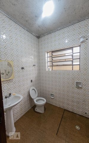 Casa à venda com 184m², 3 quartos e 3 vagas Casa à venda com 184m², 3 quartos e 3 vagasBanheiro Social