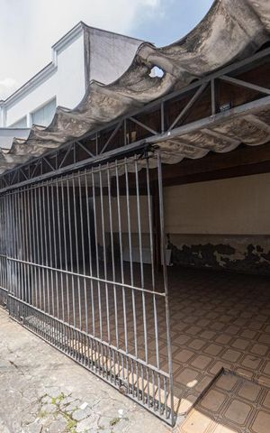 Casa à venda com 184m², 3 quartos e 3 vagas Casa à venda com 184m², 3 quartos e 3 vagasFachada