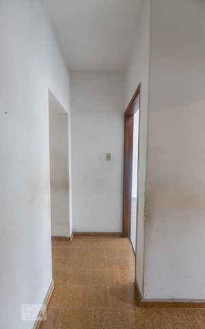 Casa à venda com 184m², 3 quartos e 3 vagas Casa à venda com 184m², 3 quartos e 3 vagasCorredor