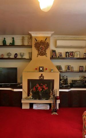 Casa à venda com 260m², 3 quartos e 2 vagasSala