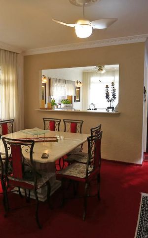 Casa à venda com 260m², 3 quartos e 2 vagasSala