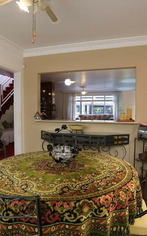 Casa à venda com 260m², 3 quartos e 2 vagasCopa