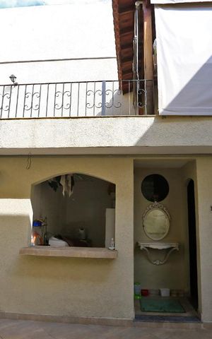 Casa à venda com 260m², 3 quartos e 2 vagasQuintal