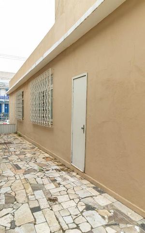 Casa à venda com 440m², 3 quartos e 3 vagas Casa à venda com 440m², 3 quartos e 3 vagasGaragem