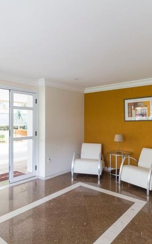 Apartamento à venda com 90m², 4 quartos e 3 vagasHall social