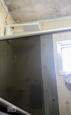 Casa à venda com 190m², 3 quartos e 2 vagas Casa à venda com 190m², 3 quartos e 2 vagasBanheiro