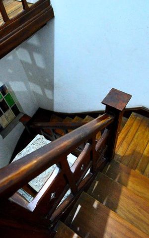 Casa à venda com 300m², 5 quartos e 3 vagasEscada