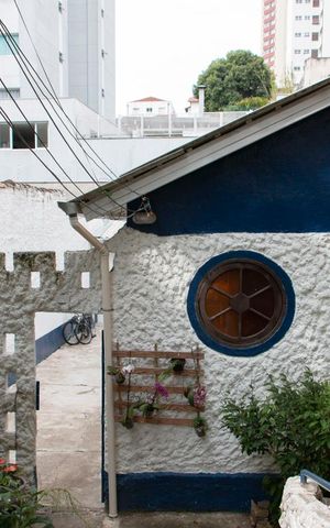 Casa à venda com 242m², 2 quartos e 2 vagasÁrea externa