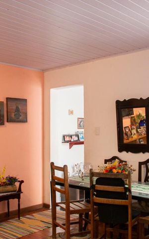 Casa à venda com 242m², 2 quartos e 2 vagasSala 2