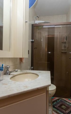 Casa de condomínio à venda com 96m², 3 quartos e 1 vaga Casa de condomínio à venda com 96m², 3 quartos e 1 vagaBanheiro da Suíte