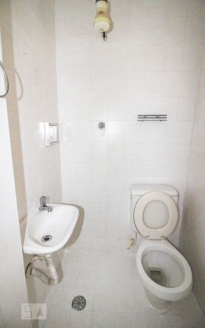 Casa para alugar com 245m², 4 quartos e 3 vagas Casa para alugar com 245m², 4 quartos e 3 vagasLavabo